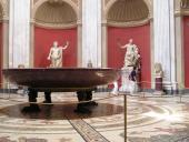 Sala Rotonda med den store porfyr skål i Vatikan museerne