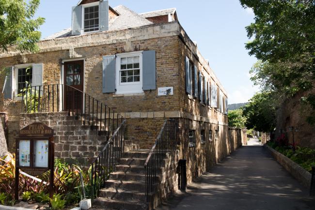 Admirals Inn ligger ved indgangen til Nelson's Dockyard